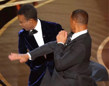 ウィル・スミス、「デイリー・ショー」でアカデミー賞授賞式の平手打ちを語る 
