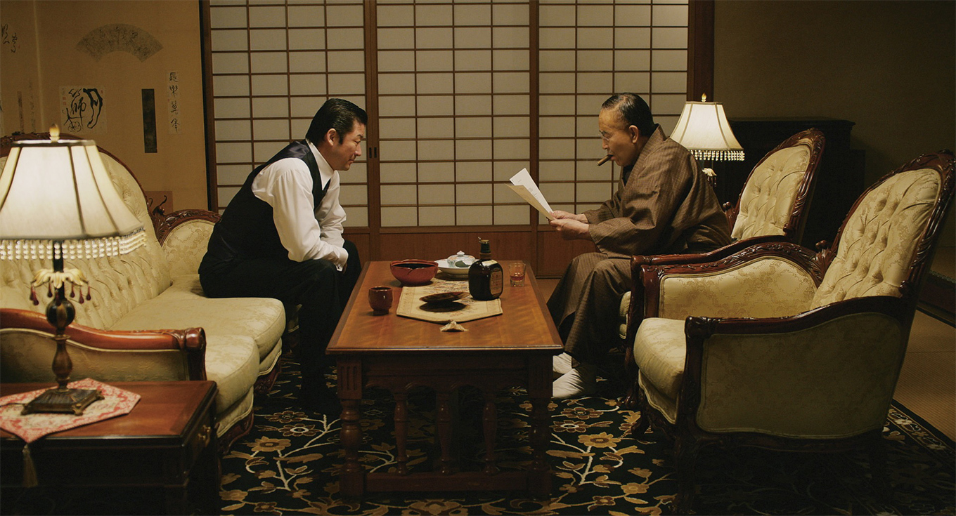 「日本独立」　終戦直後に憲法作成をめぐってGHQと渡り合った吉田茂と白洲次郎の苦闘のドラマ