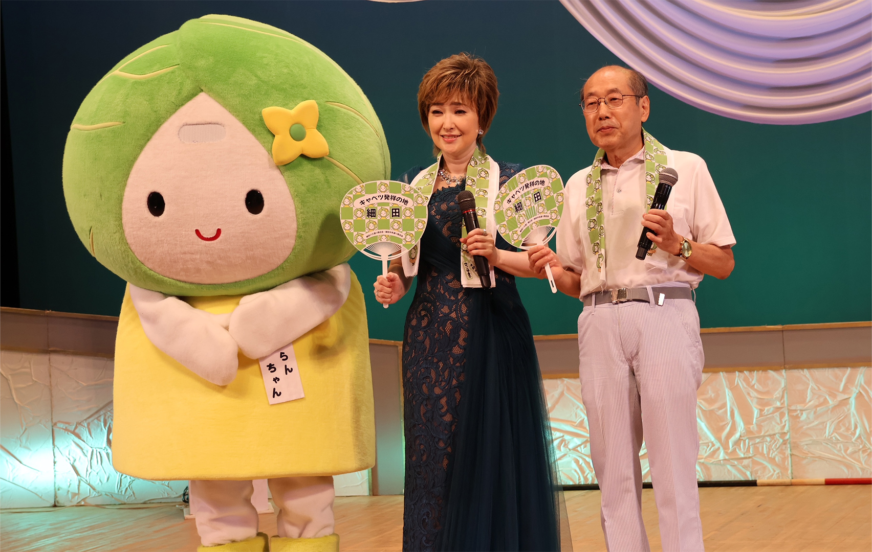 山口かおるが歌手デビュー３0周年記念コンサート 新曲「ふた情け」発表

