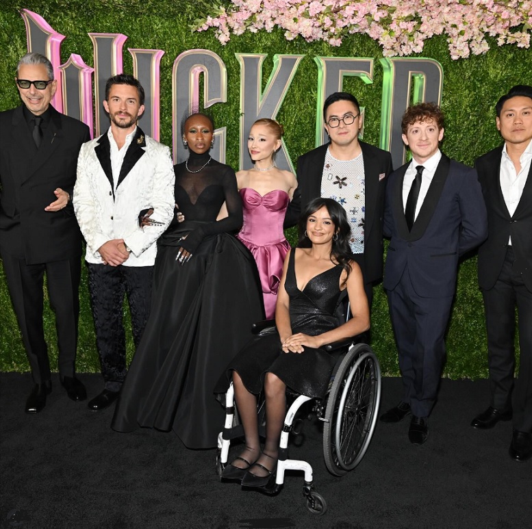 アリアナ・グランデ＆イーサン・スレーター「破局の噂」否定　イーサン「SNL」の楽屋でアリアナを応援　　「ウィキッド 永遠の約束」で共演