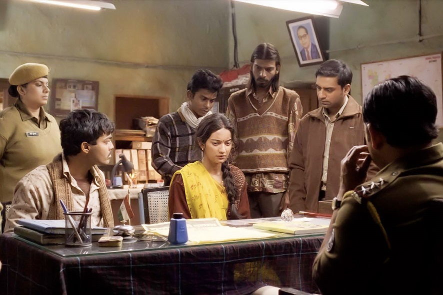 「花嫁はどこへ？」  インドの花嫁取り違え騒動のハートウォ―ミングな顛末