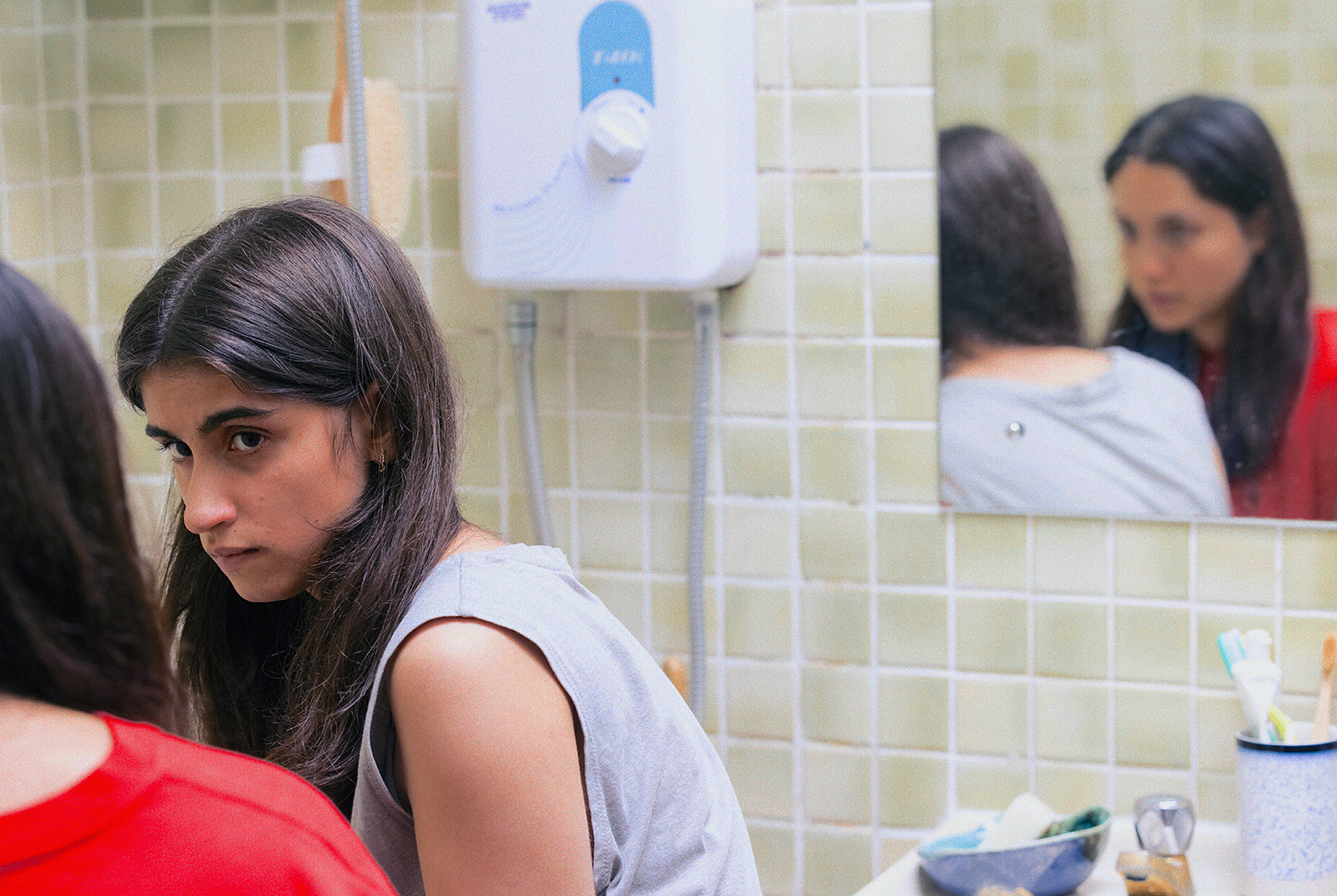 映画「九月と七月の姉妹」 強い絆で結ばれ一心同体の姉妹の数奇なドラマ