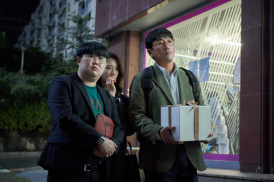 映画「ロビー! 4000 億円を懸けた仁義なき18 ホール」 監督・主演ハ・ジョンウらの特別メッセージ動画公開