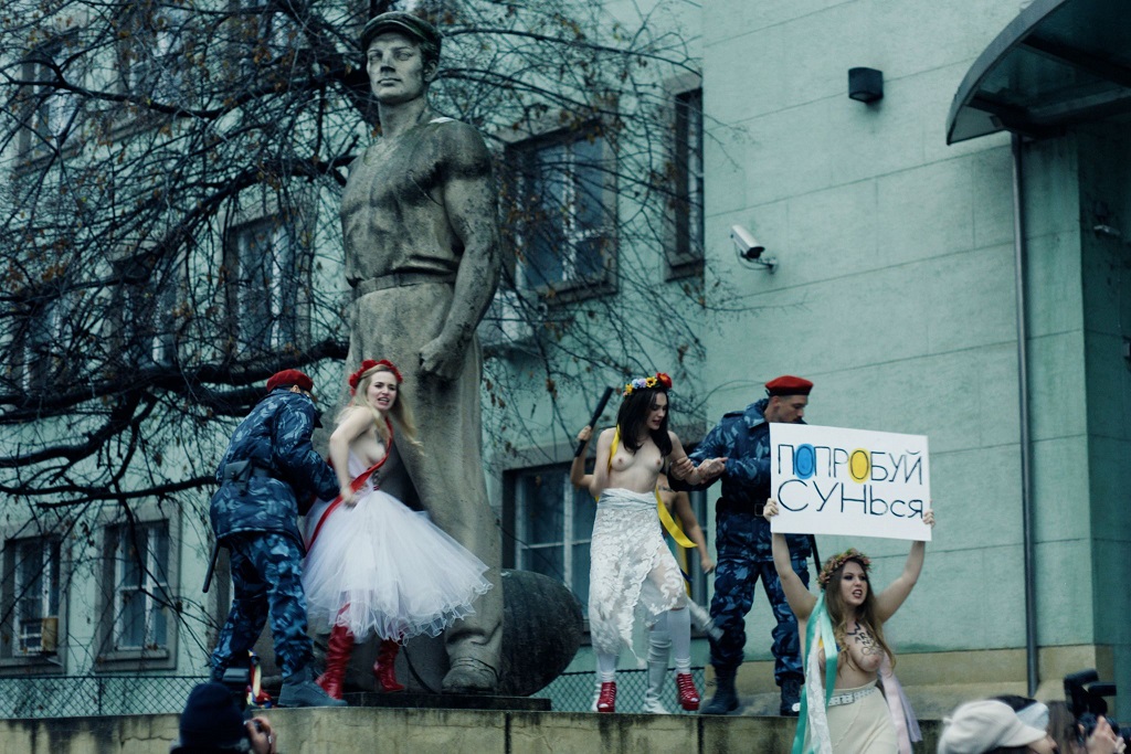 「OXANA 裸の革命家・オクサナ」裸で世界へ抗った女性オクサナ・シャチコの壮絶な半生
　