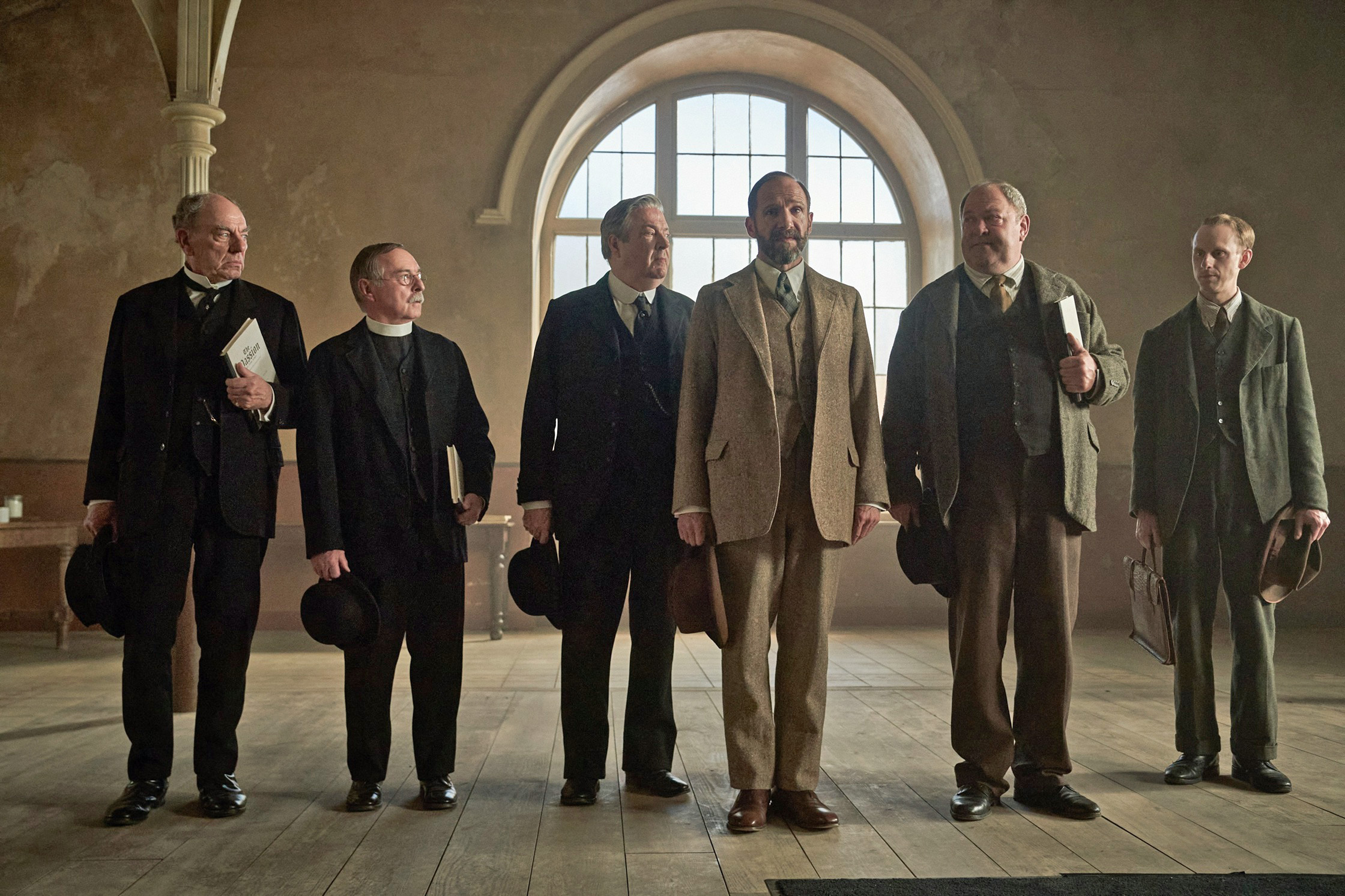 「ザ・コラール　希望を紡ぐ歌」第一次大戦下、存続危機の合唱団が失われた希望を紡ぎ直すヒューマンドラマ　場面写真解禁
　